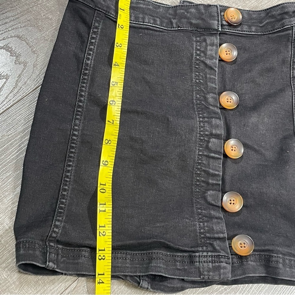 FREE PEOPLE Black Button-Front Mini Skirt Size 0 - Picture 7 of 7